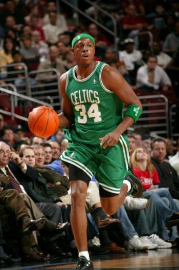 上海狂轰111分，三位外援得分全部上双，首战大胜39分（上海轰下111分，三外援齐上双，首战狂胜39分）