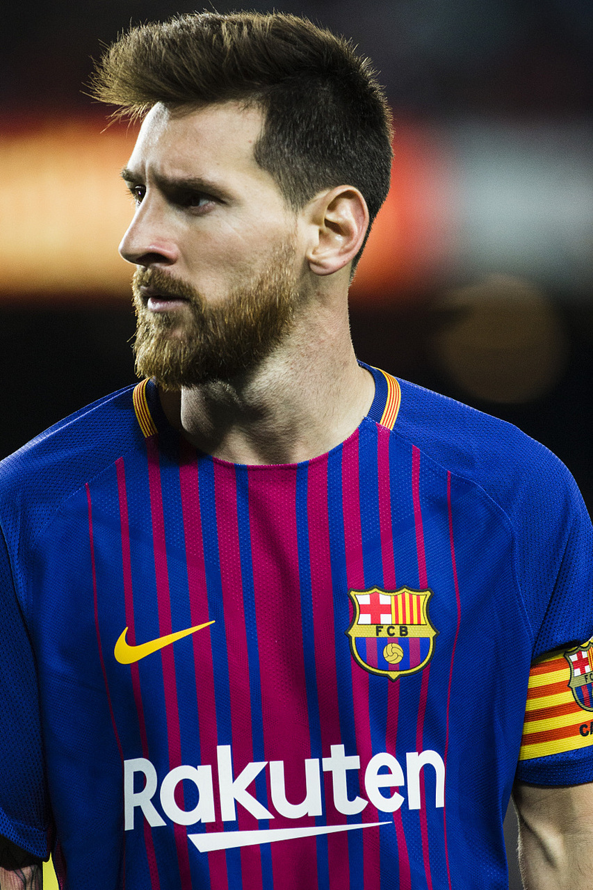 天空体育：伊萨克抵达纽卡训练基地，纽卡其他球员今日放假（天空体育：伊萨克现身纽卡训练中心，其他球员今日休假）