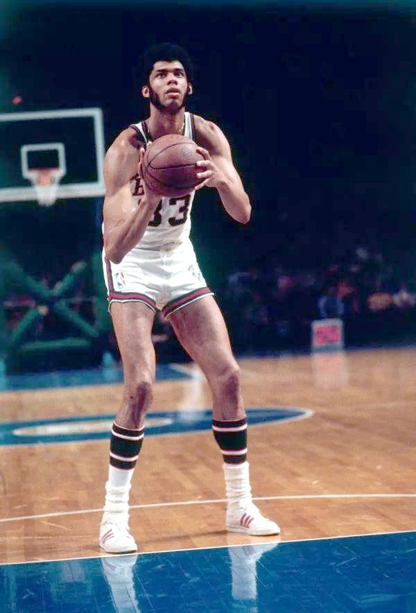 近400名爱好者齐聚，2025“翎跃山海”羽毛球巡回赛广州站落幕（2025“翎跃山海”羽毛球巡回赛广州站圆满收官，近400位爱好者共襄盛会）