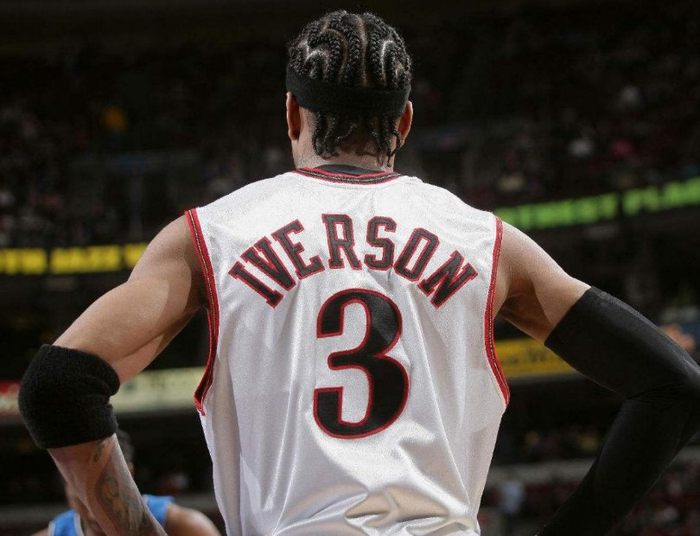 约基奇砍下118次25分+10助，史上其他中锋合计108场（约基奇25分+10助已达118场，超过其余中锋历史总和108场）