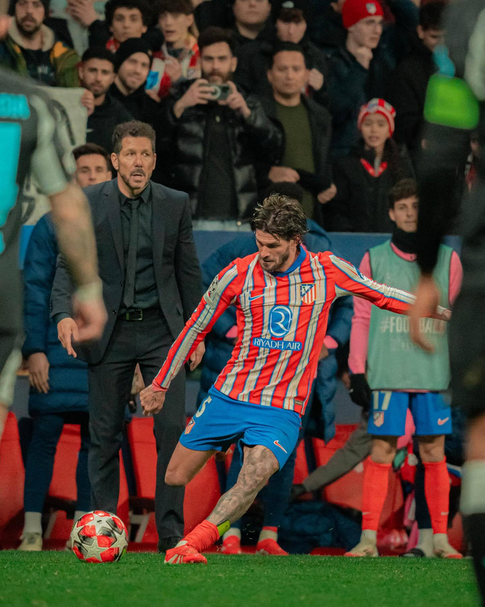 世欧预战报：奥亚萨瓦尔双响，西班牙4-0格鲁吉亚基本锁定出线（西班牙4-0格鲁吉亚，奥亚萨瓦尔双响：欧预赛出线基本到手）