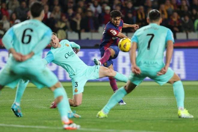 世体：弗里克给全队放假一天，为周末的联赛恢复体力（世体：弗里克为备战周末联赛，给全队放假一天）